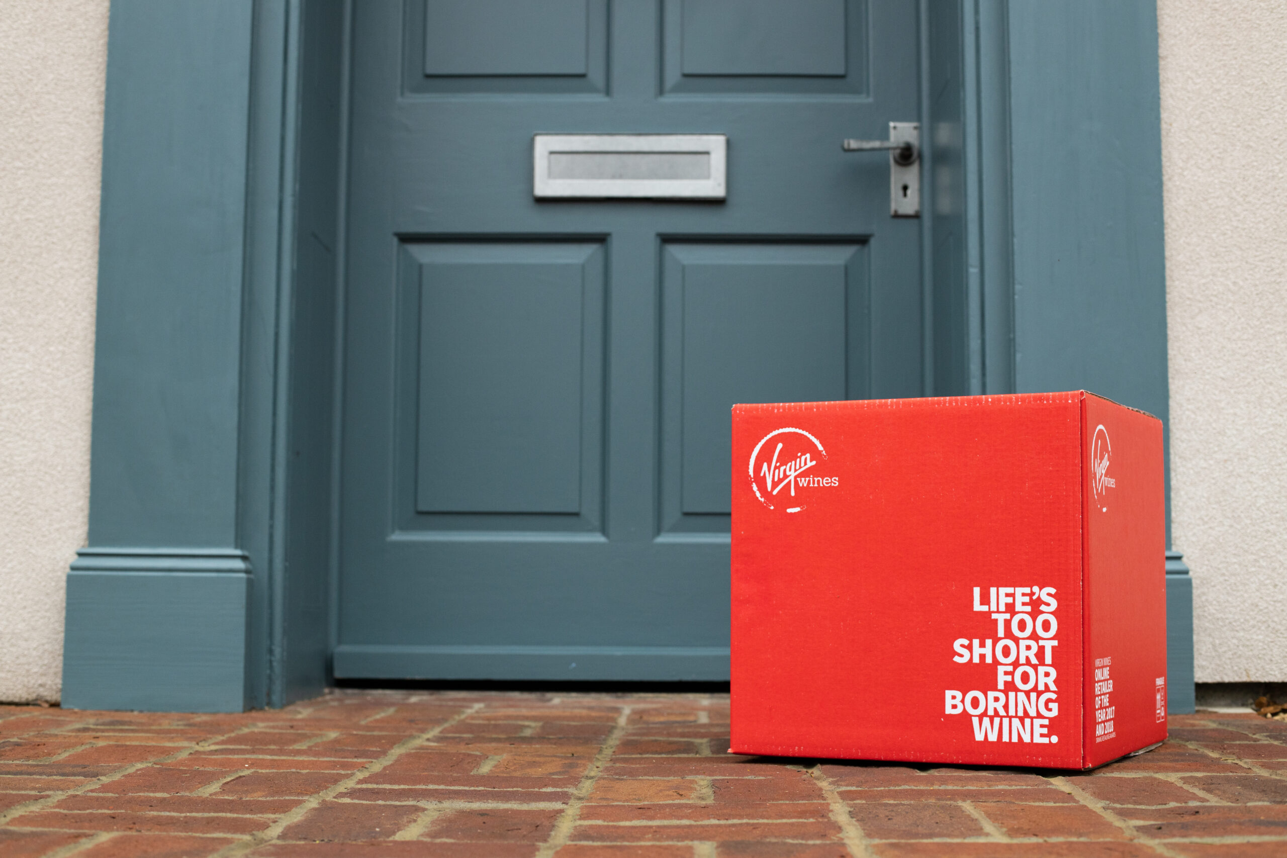 Investor Website Contact Banner 001